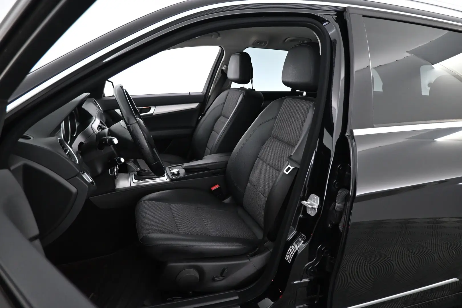 Car Image - 4C9nbOLXcCt44i3PuBZhzS
