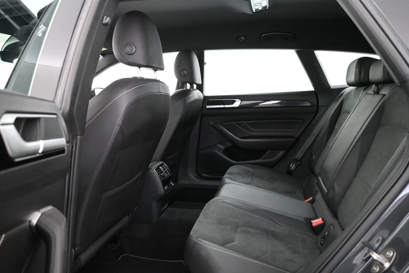 Car Image - 2ebI7q2bHhjJwl9mH4B3oq