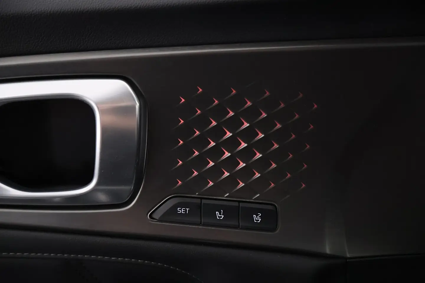 Car Image - 7Dze9KRILIiw5D6KtcMemQ