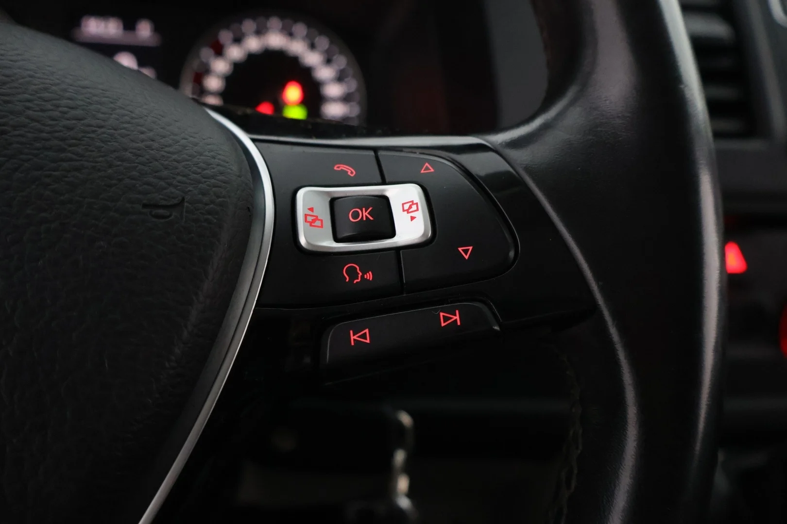 Car Image - QcSGfKC1bITArnyWr2cK9