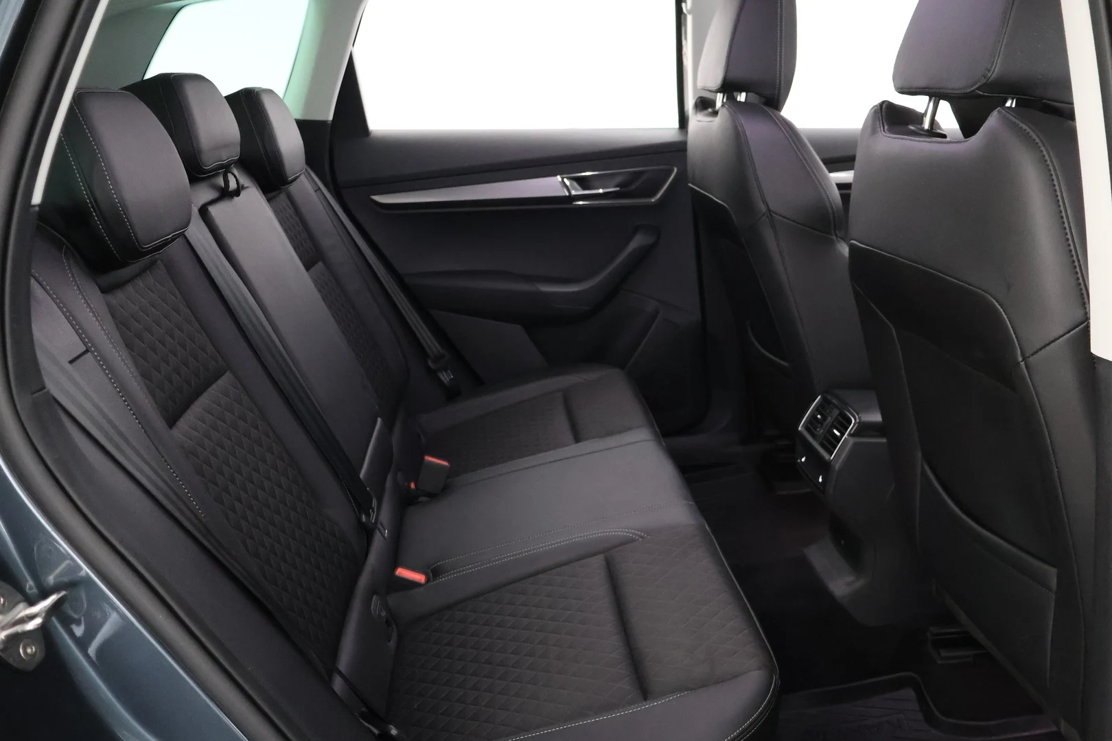 Car Image - 4Go0dQAwKBAvxrYWFR1efm
