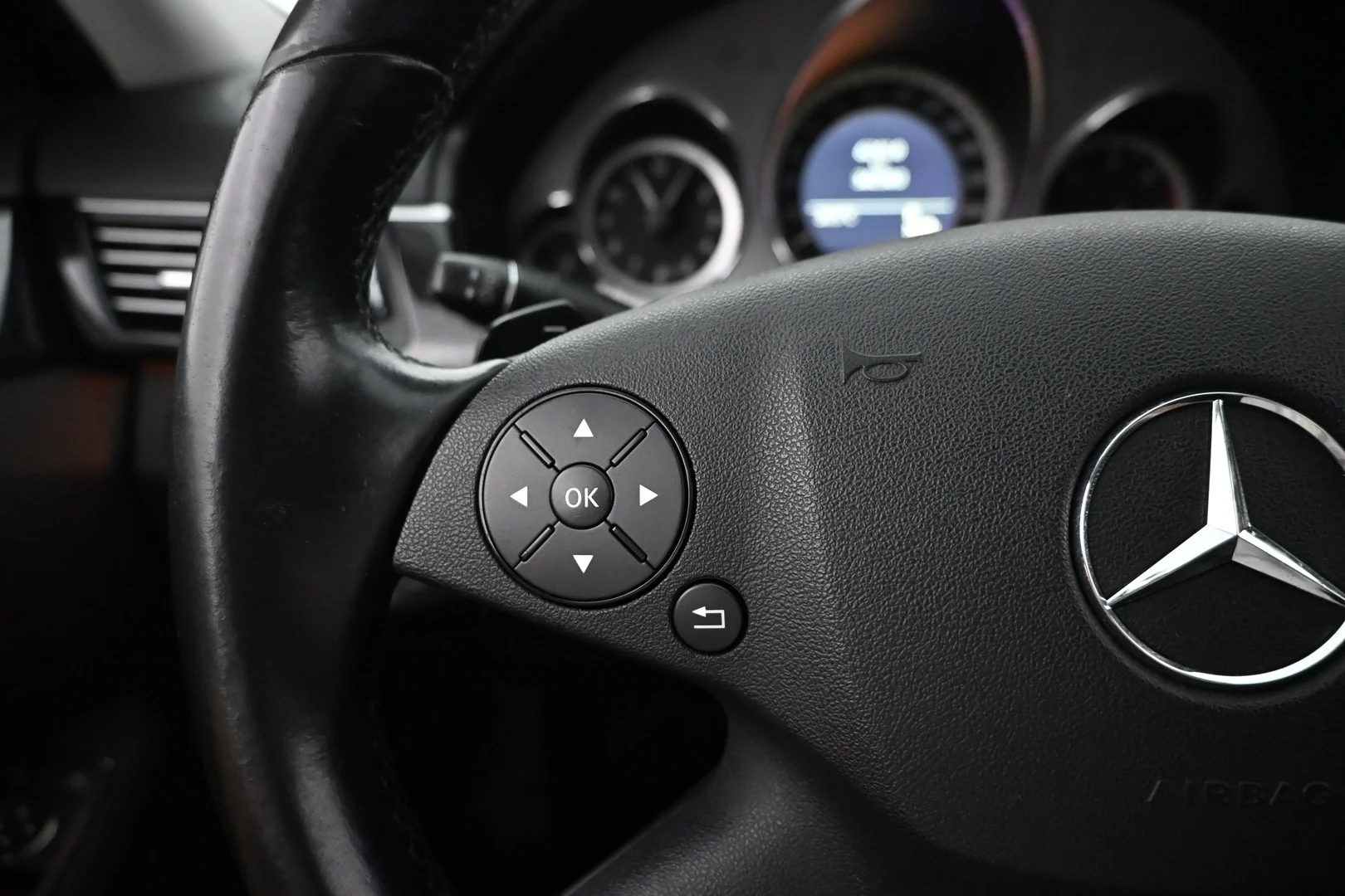 Car Image - 1FRUAW9MdCHkziJIwTnlvD
