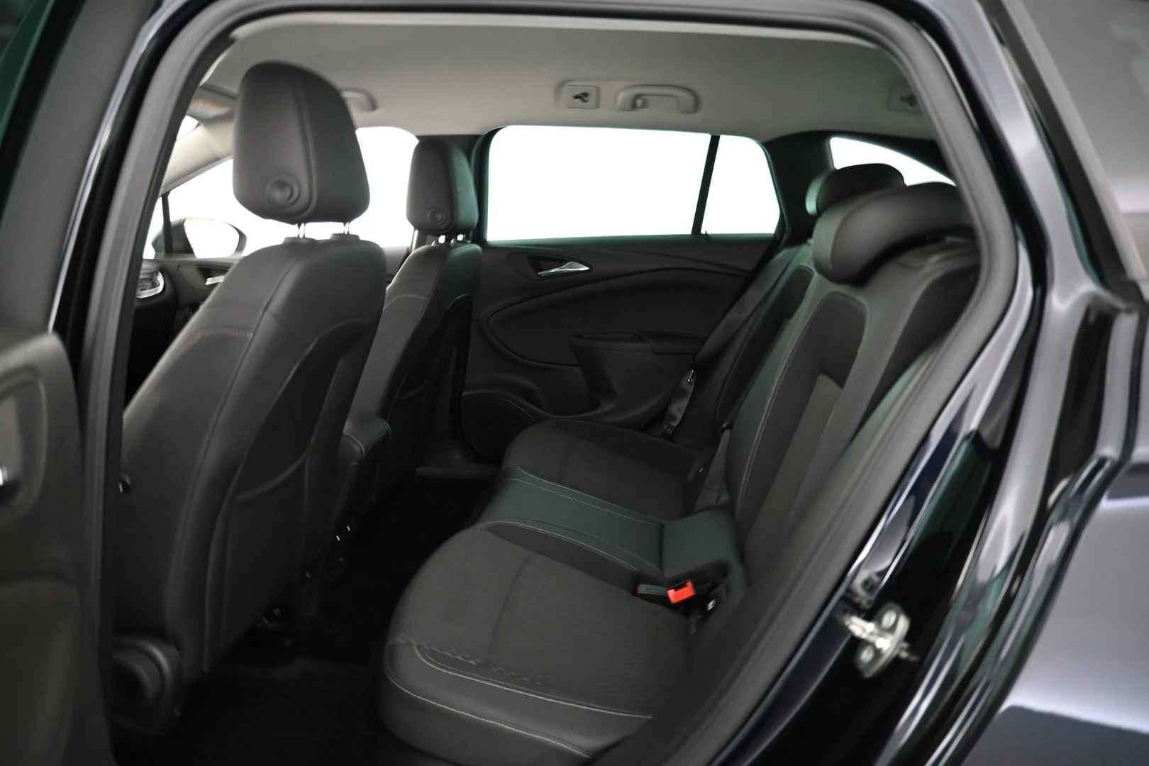 Car Image - 4NbM6RatOv9nRi6ngyDdSm