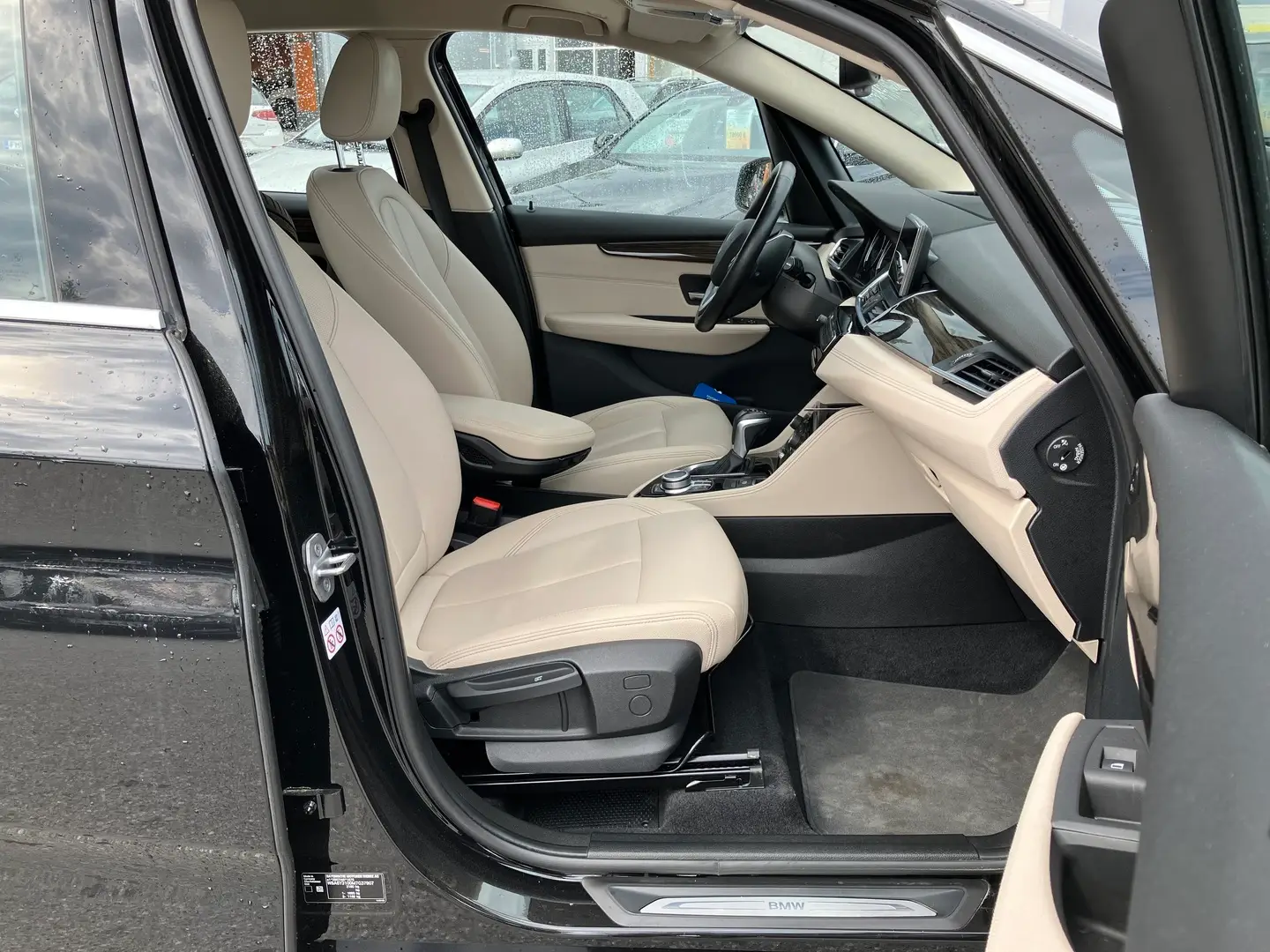Car Image - 1jF1SrMTVBGobDWEWvVhKE