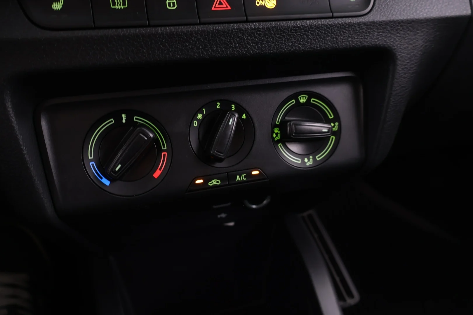 Car Image - 3AbKfPwDA0MqiV5Ytpv6bI