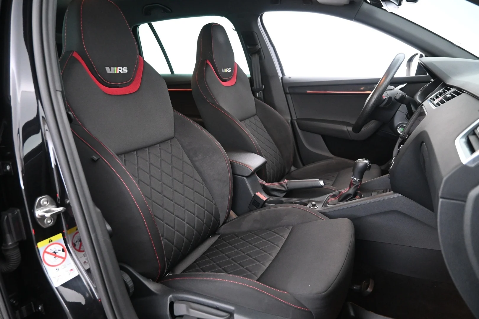 Car Image - 5UVbcaZhArwFn9jHhlNek5