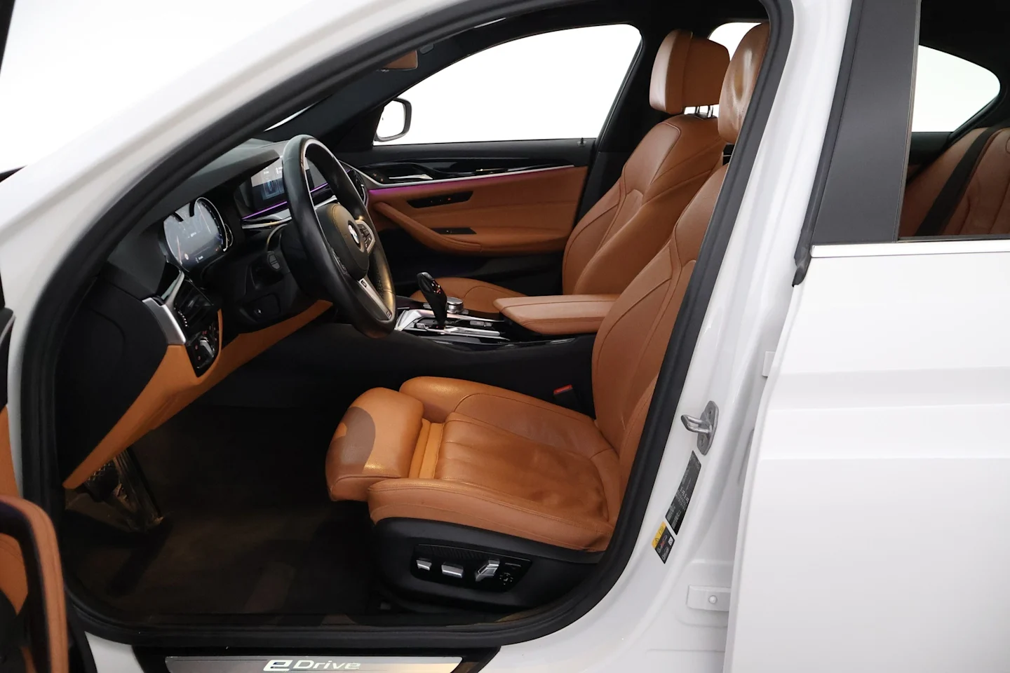 Car Image - 6zjOYggbvM9JO1jflRU1oH