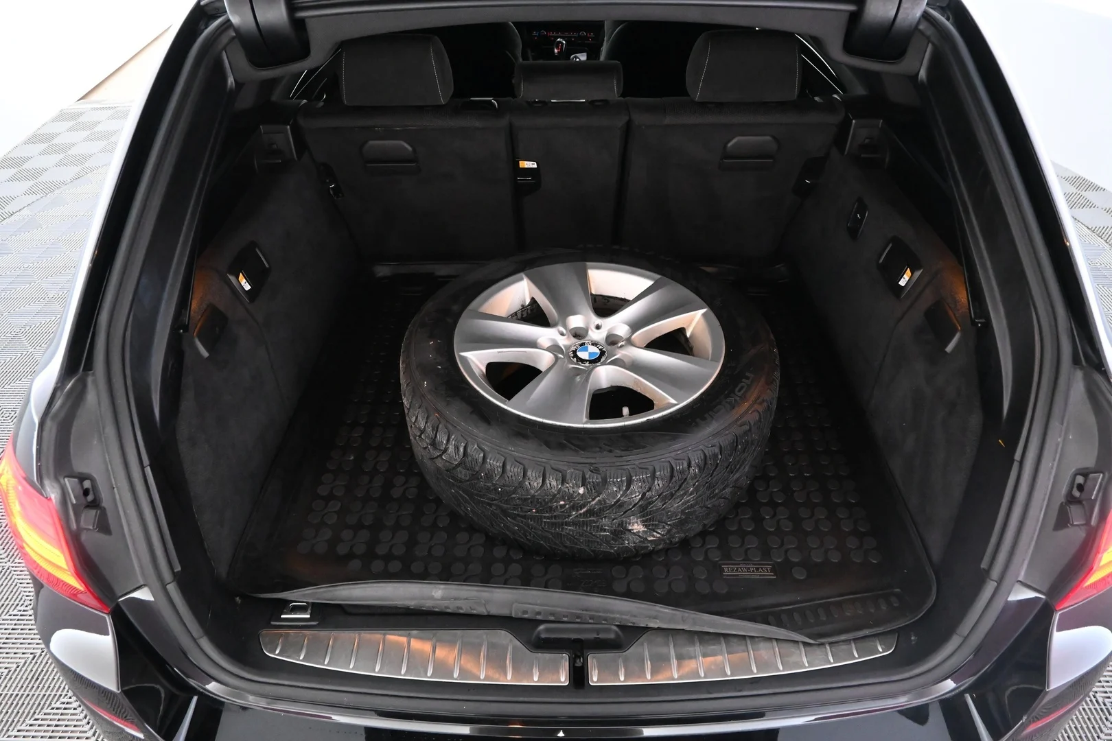 Car Image - 4A168s7Qt5zvwSNELIfjkk