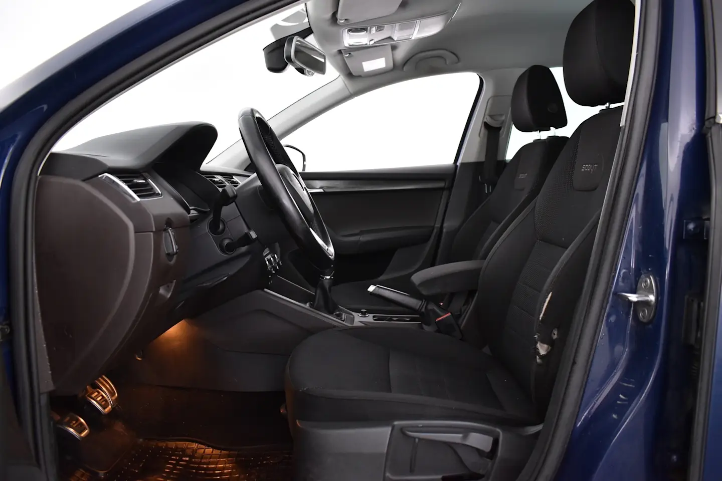 Car Image - 1nAtLMHwYULuf4UWOlViTM