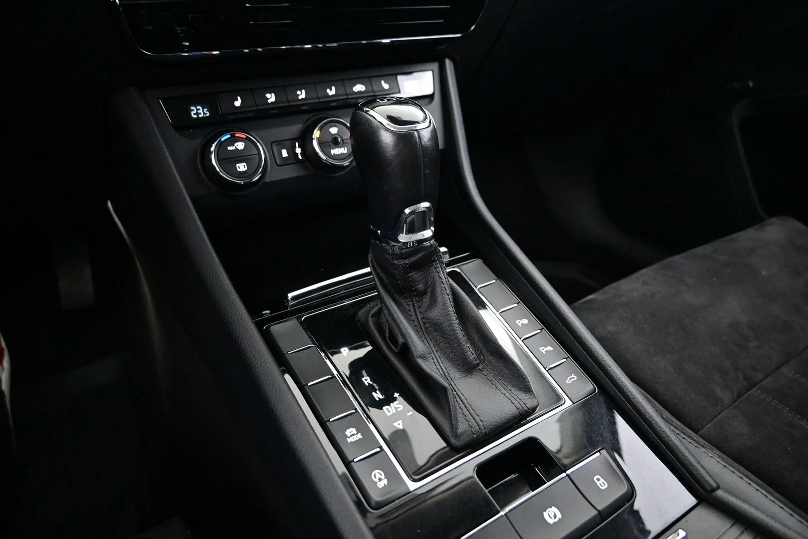 Car Image - 5RikyKC4zZSYWyjH7PPVjT