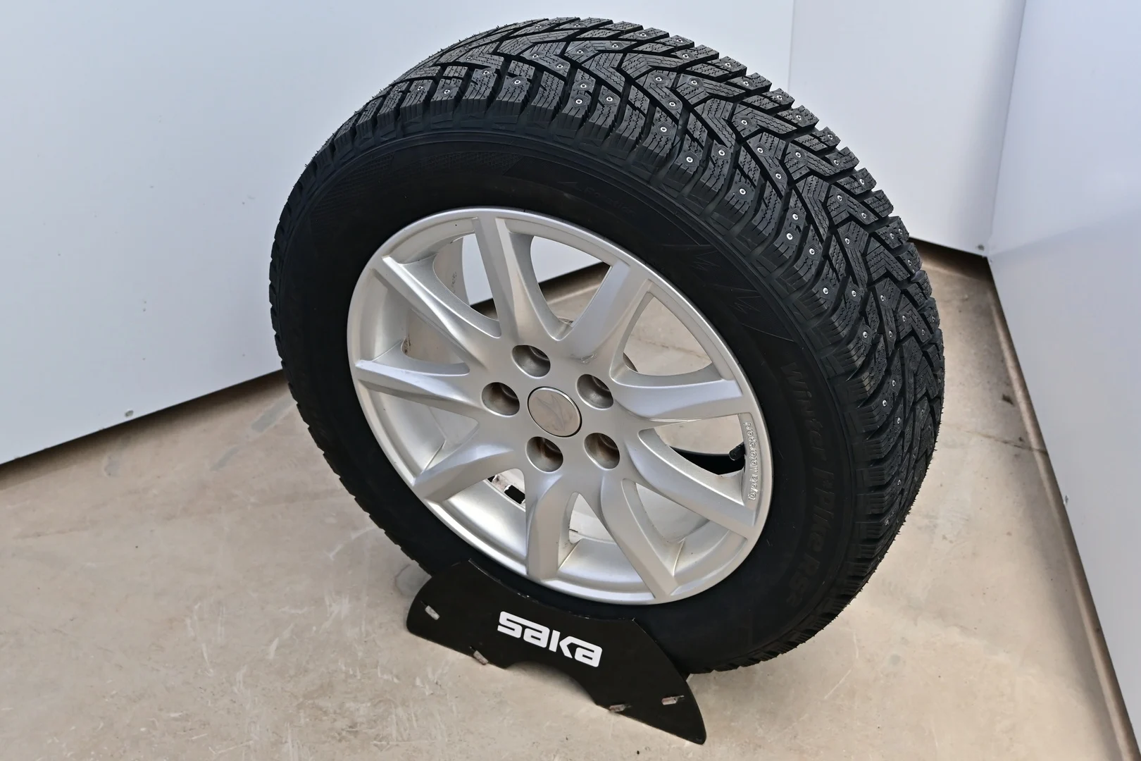 Car Image - 4bbqqgkvr2UgwwDlyW8kX1