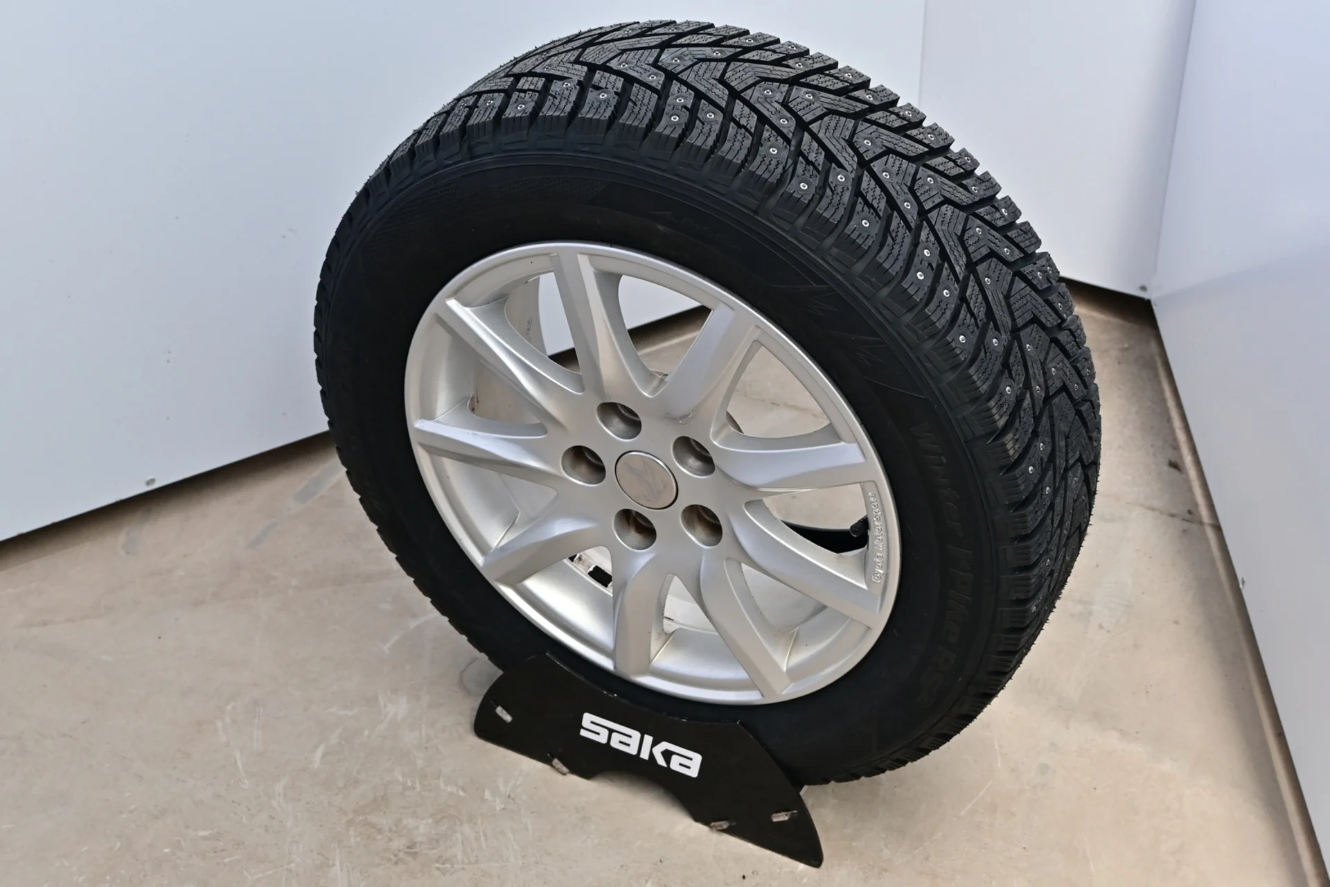 Car Image - 4bbqqgkvr2UgwwDlyW8kX1
