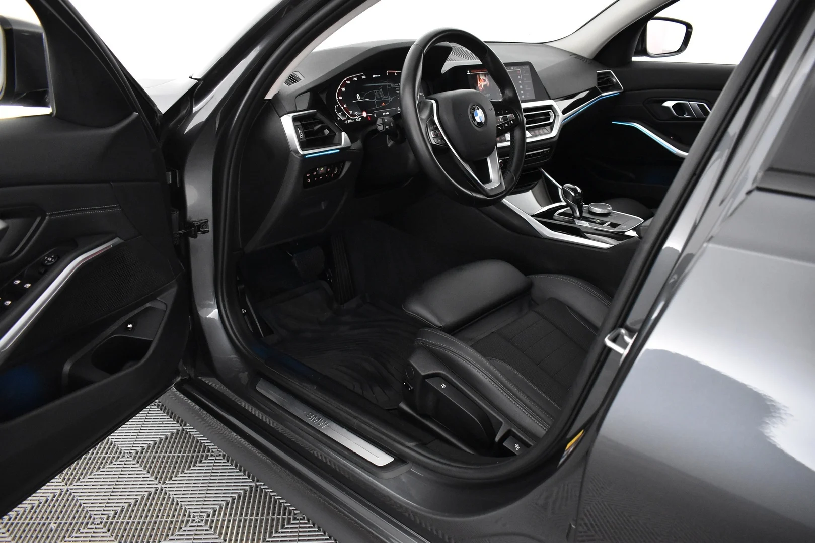 Car Image - 3SjOL3FjpsKpUmUN1dXtdU