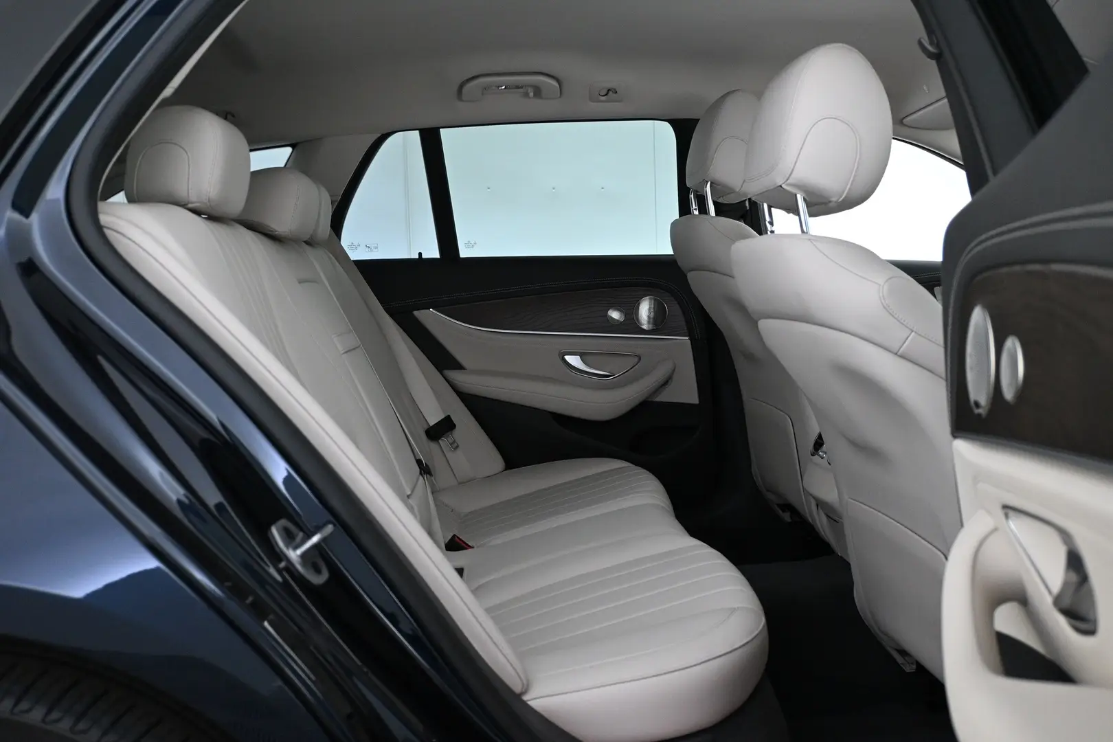 Car Image - nkfubx2hWI83IzQ4HHEzR