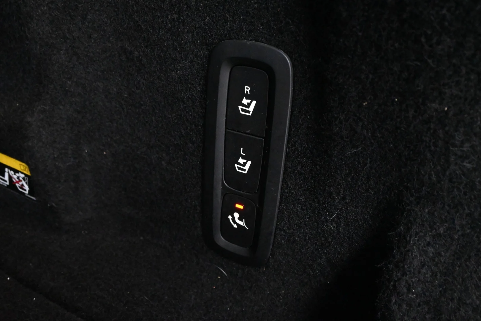 Car Image - 8Uq5UpF6b0Hrb57Fixt3t