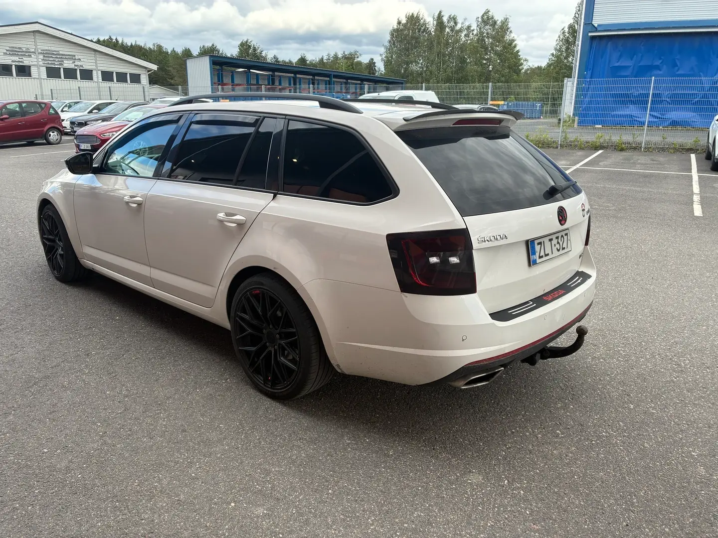 Car Image - vDBaP7zyuBPTHM28sc9f7