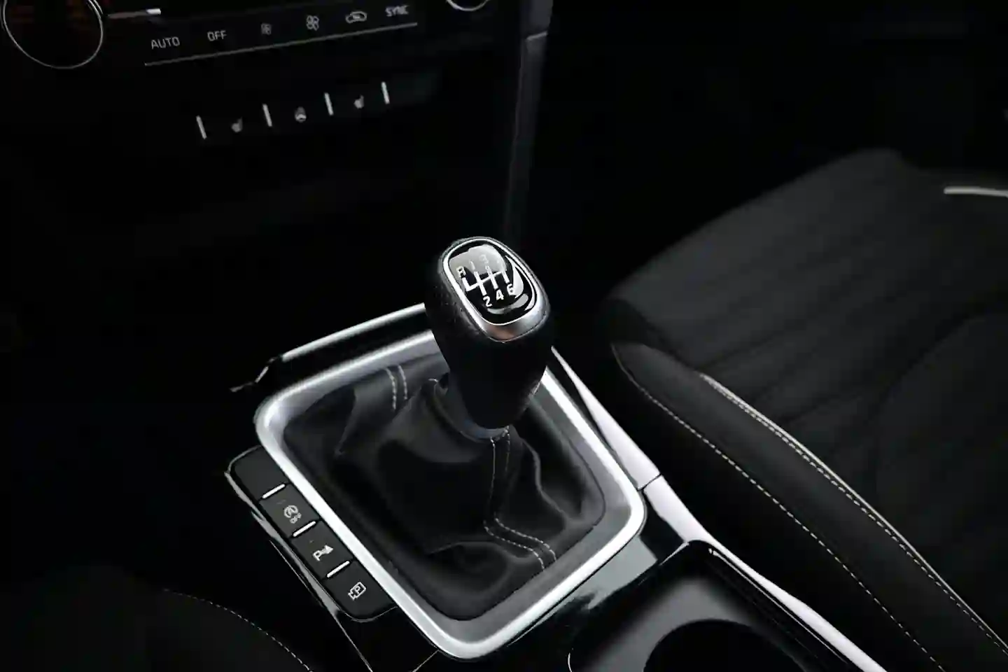 Car Image - 1afBniKKkVOUEPQ3G2tUGa