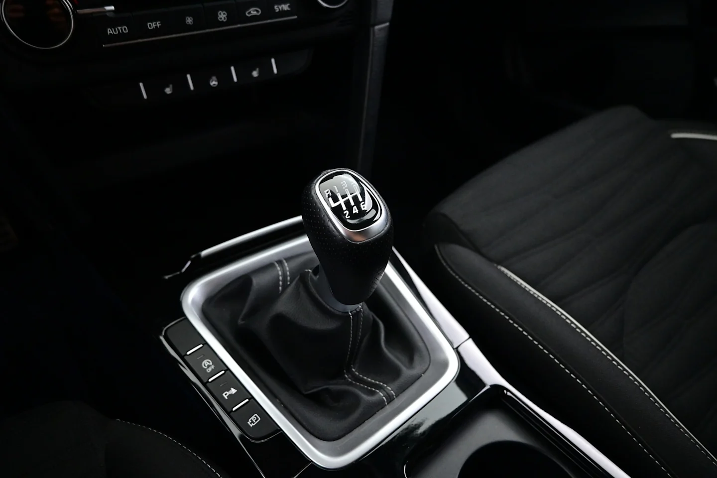 Car Image - 1afBniKKkVOUEPQ3G2tUGa