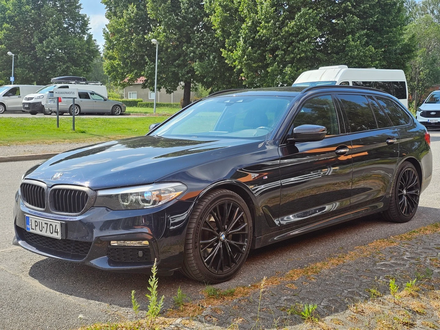 Car Image - 1bwbZG7UxXI9PpVWzCwXOI