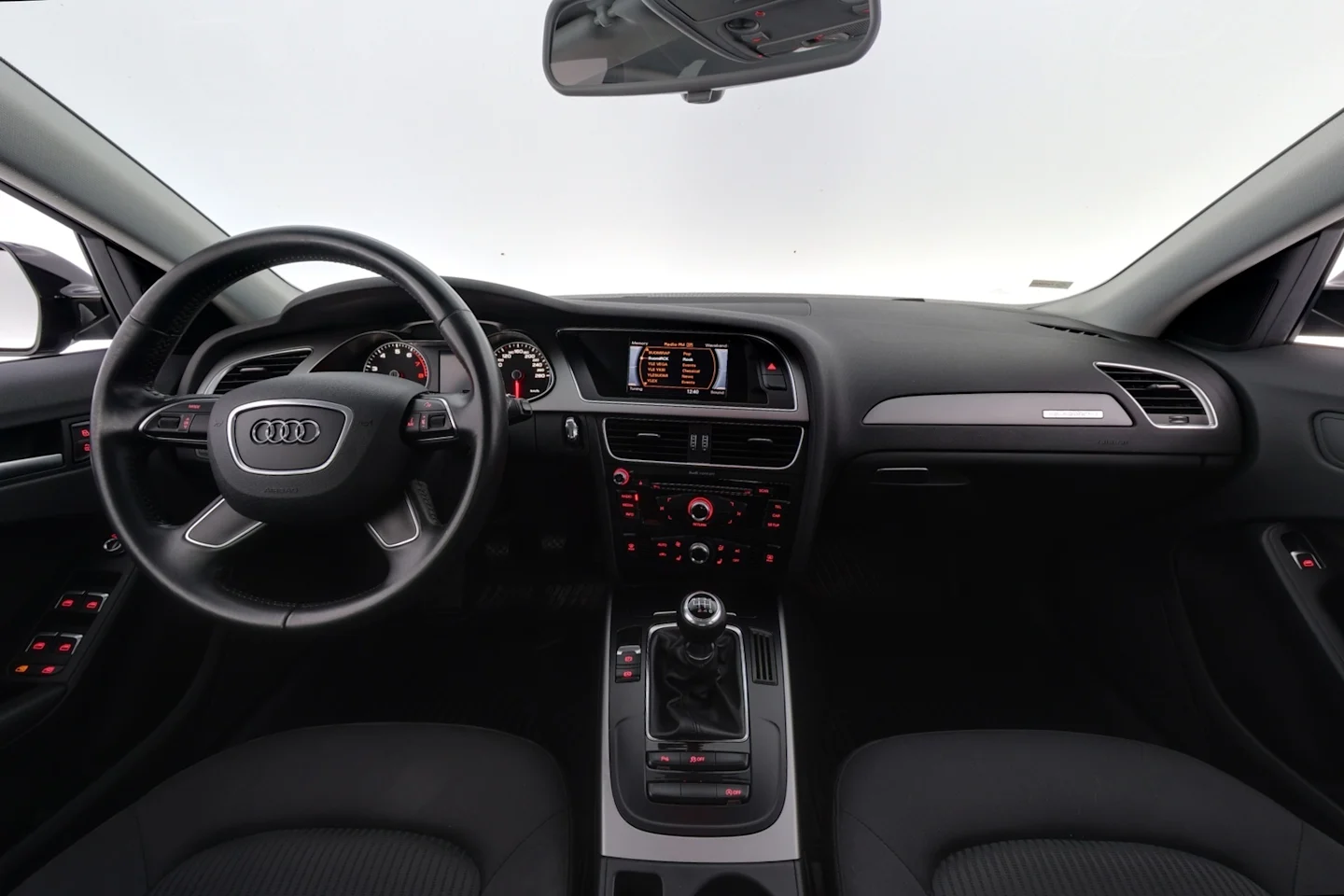 Car Image - 4o8z3EfavhIlfFxTKoxqPR