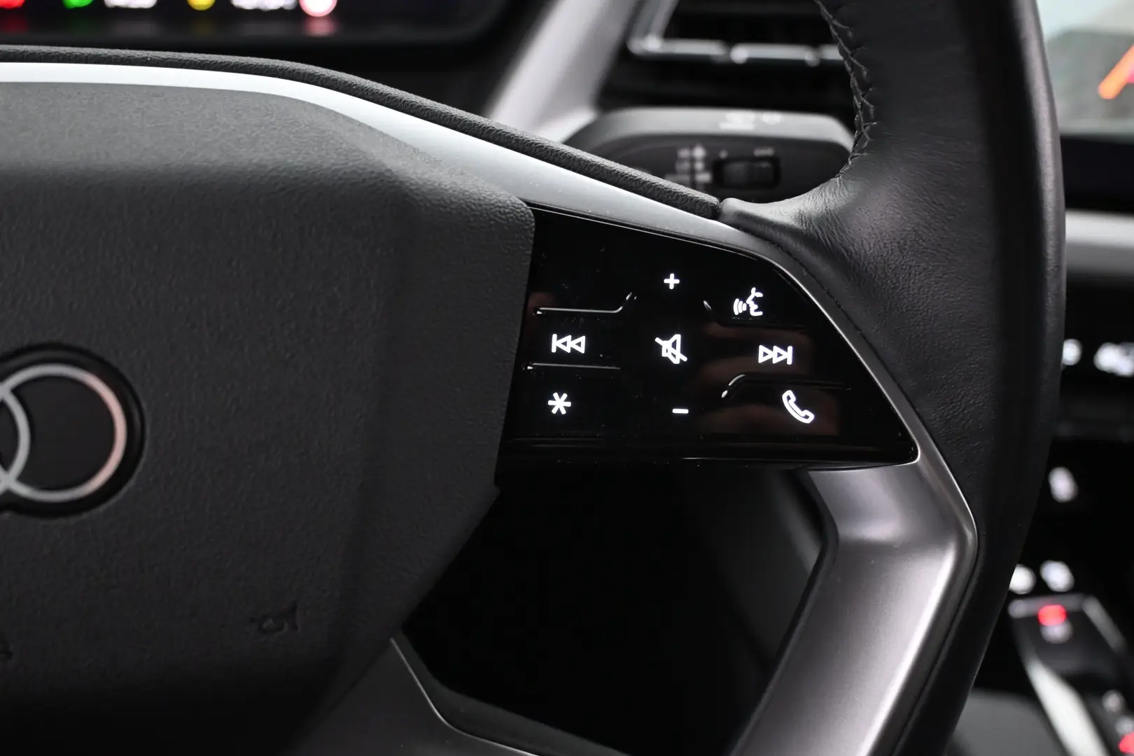 Car Image - 18gJPAwguVAKGDuuC7q7Z2