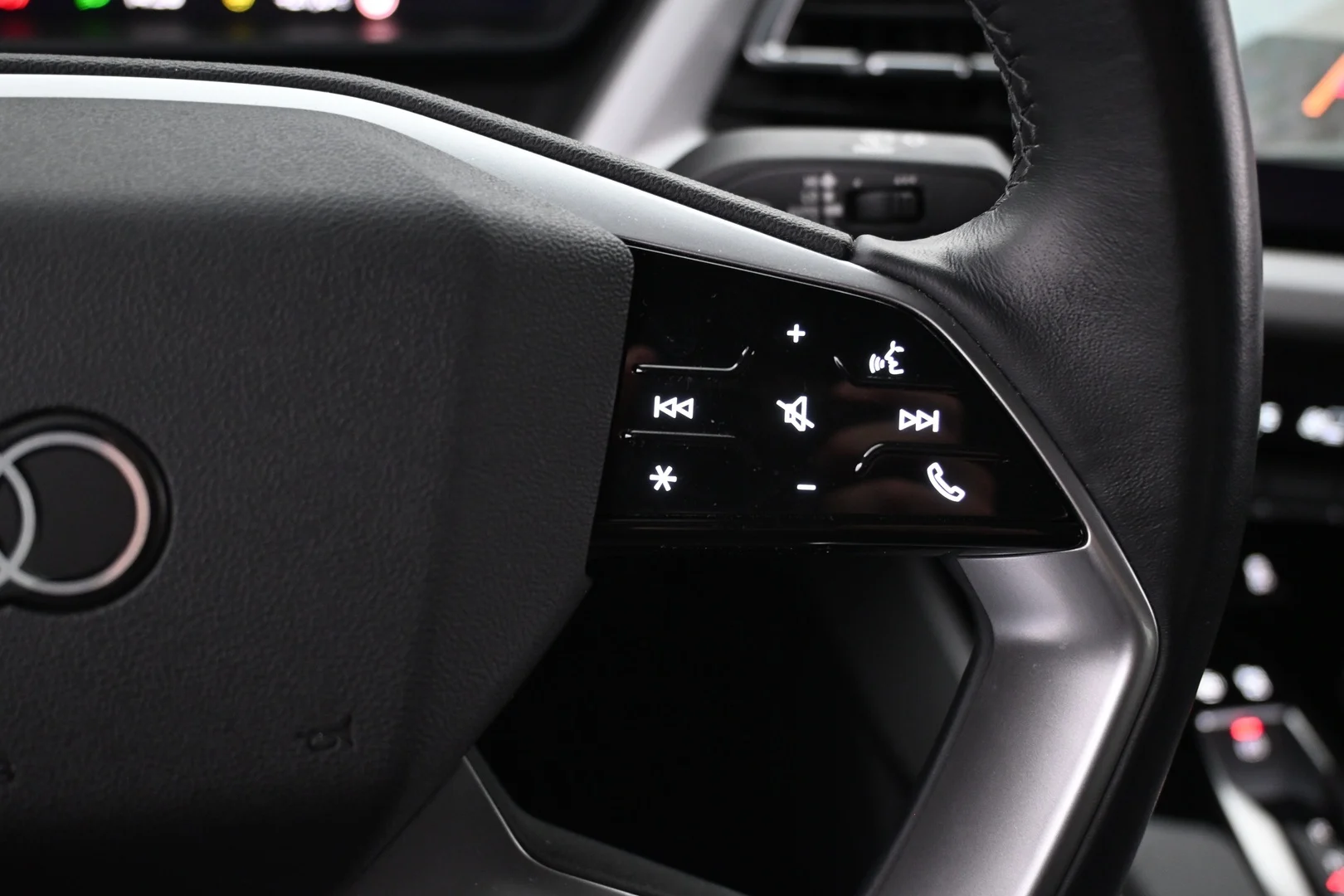 Car Image - 18gJPAwguVAKGDuuC7q7Z2
