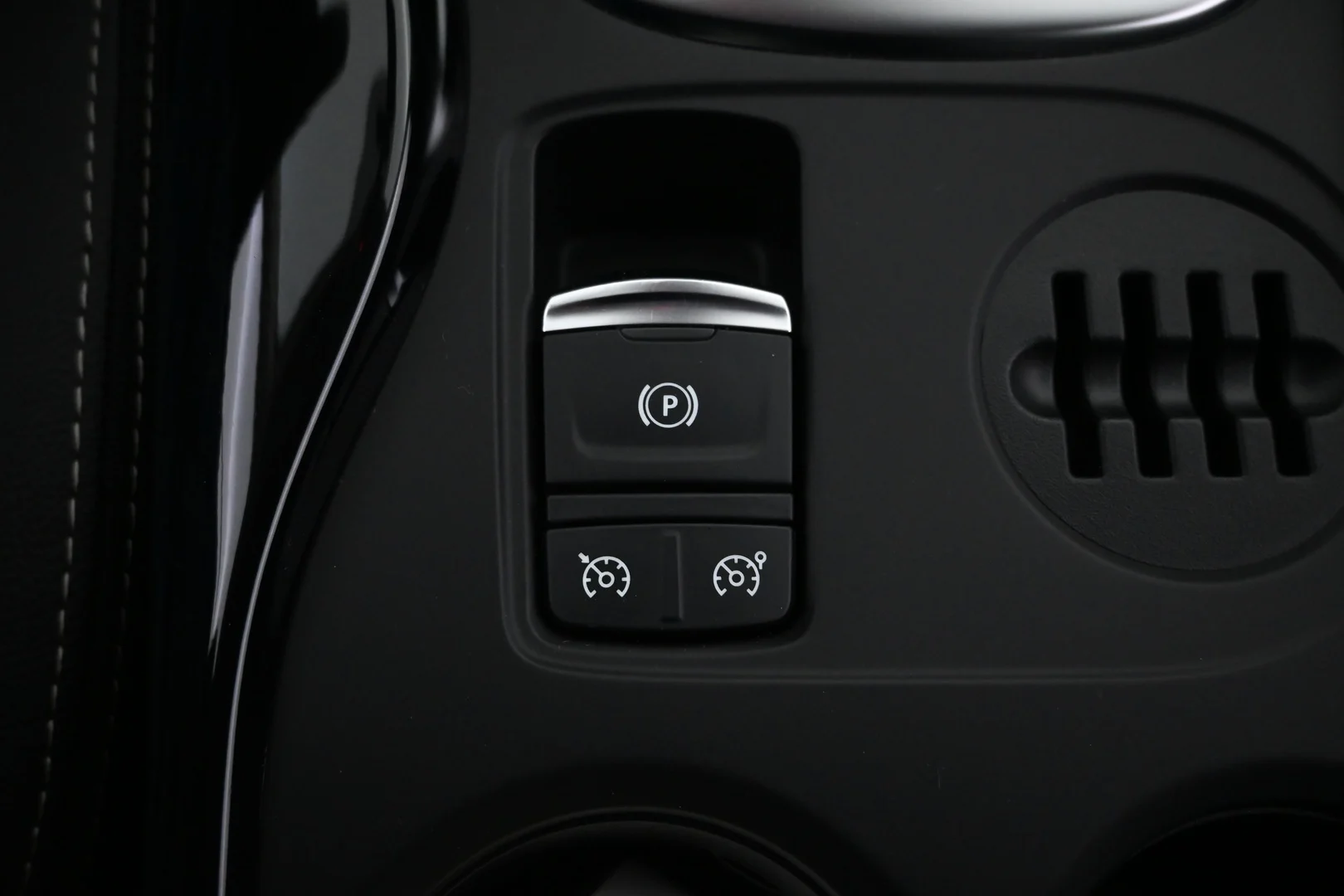 Car Image - 3QyAUo43Vi3QF8OjKlel1p