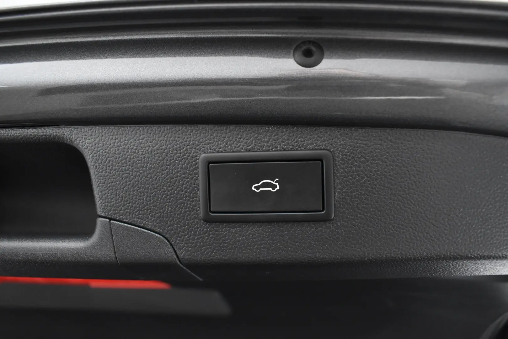 Car Image - 0qBrli8TODFW1pbNwGLnq