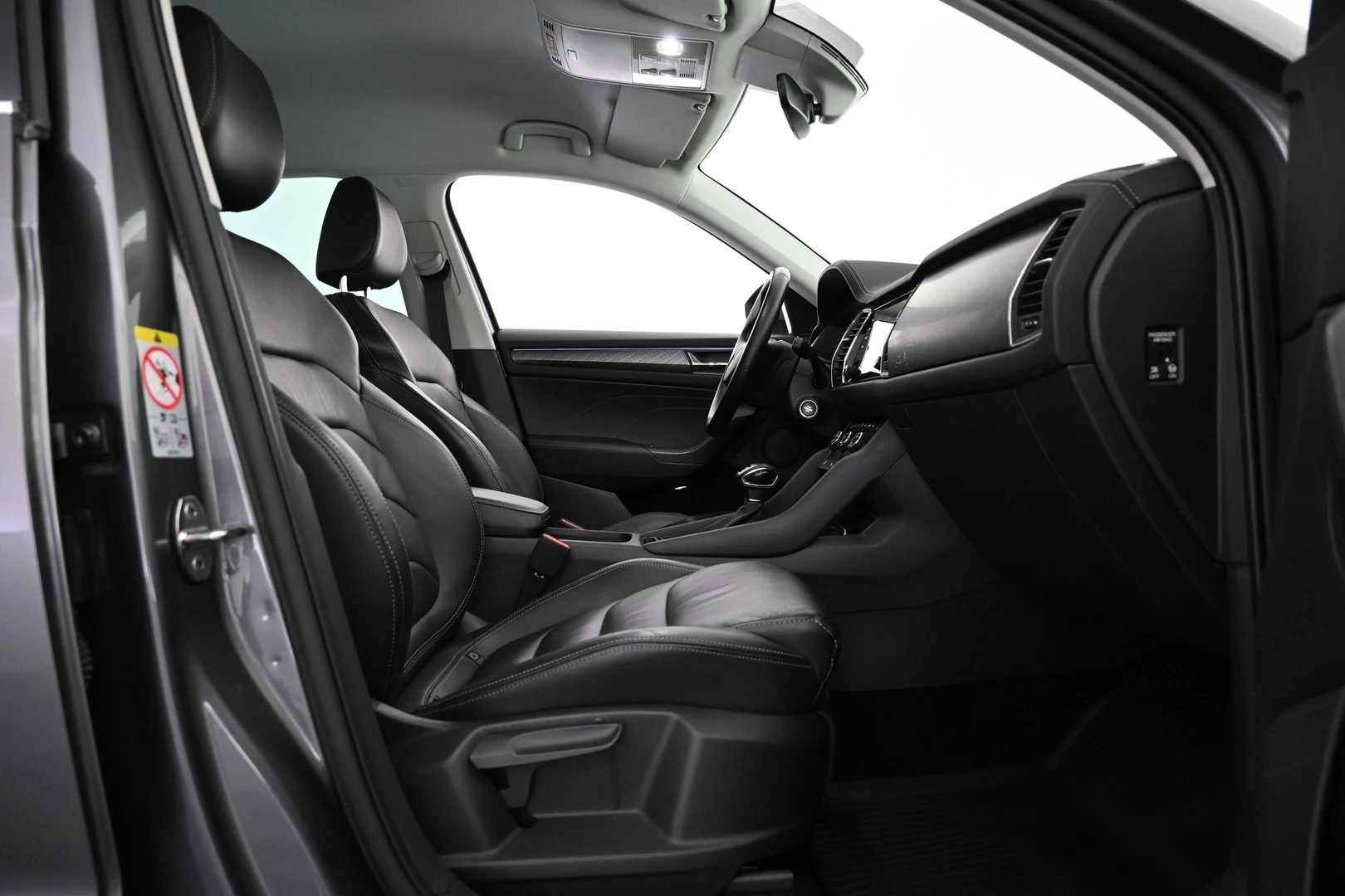 Car Image - 6RF4fCEvkqcFk2j6rrs0E1