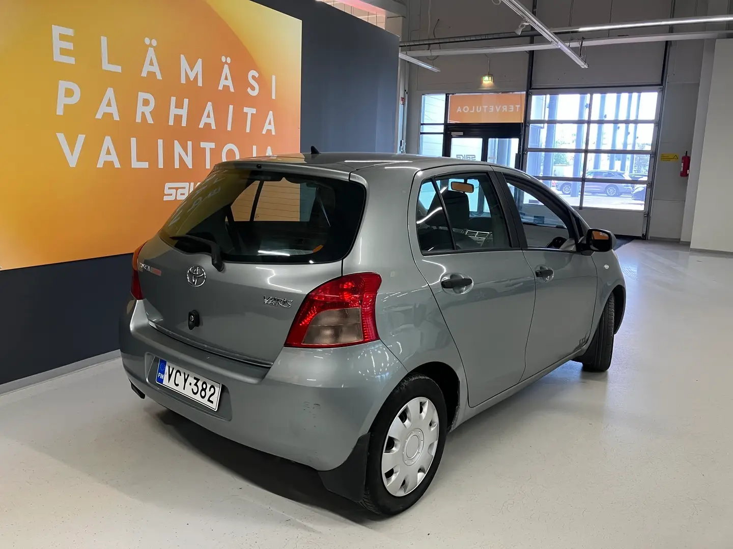 Car Image - 5s6dYkUO1Dz98u9ml02lcz