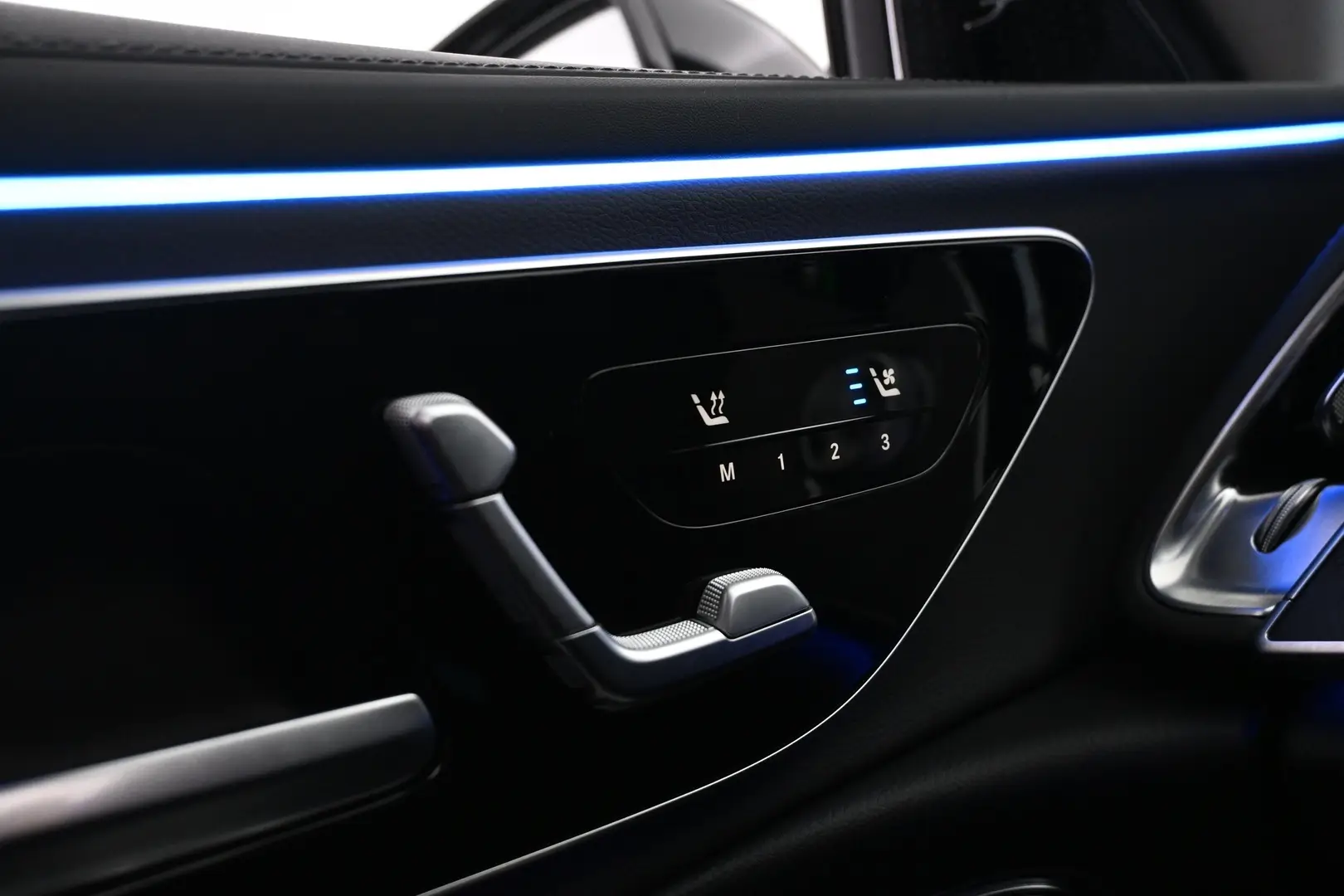 Car Image - ajg00JJ0vSXFdih6oeUEG