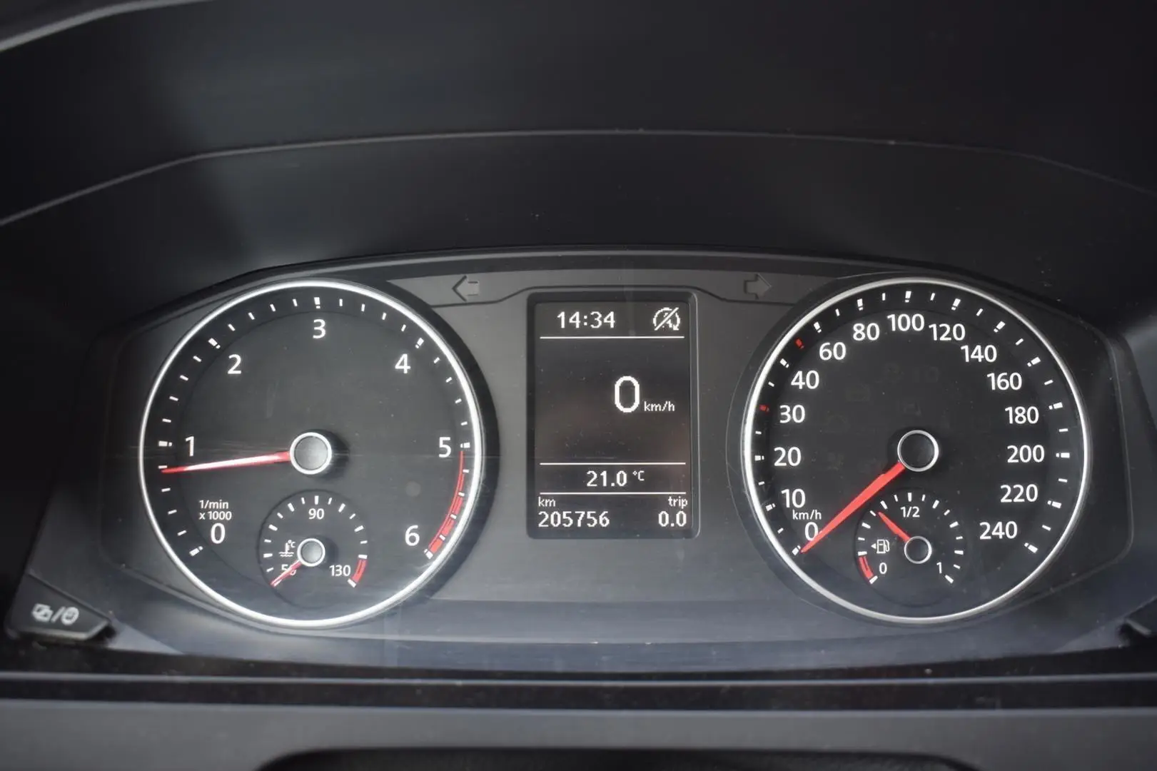 Car Image - 2NYKtJ78APxa5eJr89sRX2