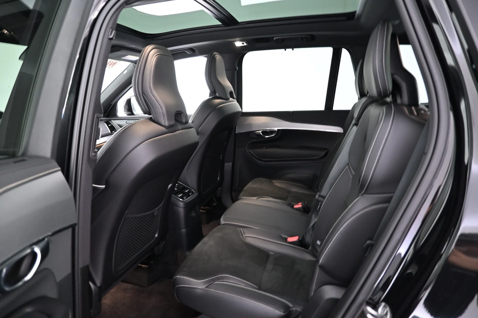 Car Image - 3sJcm7Va0zrvggOfKBHoGx