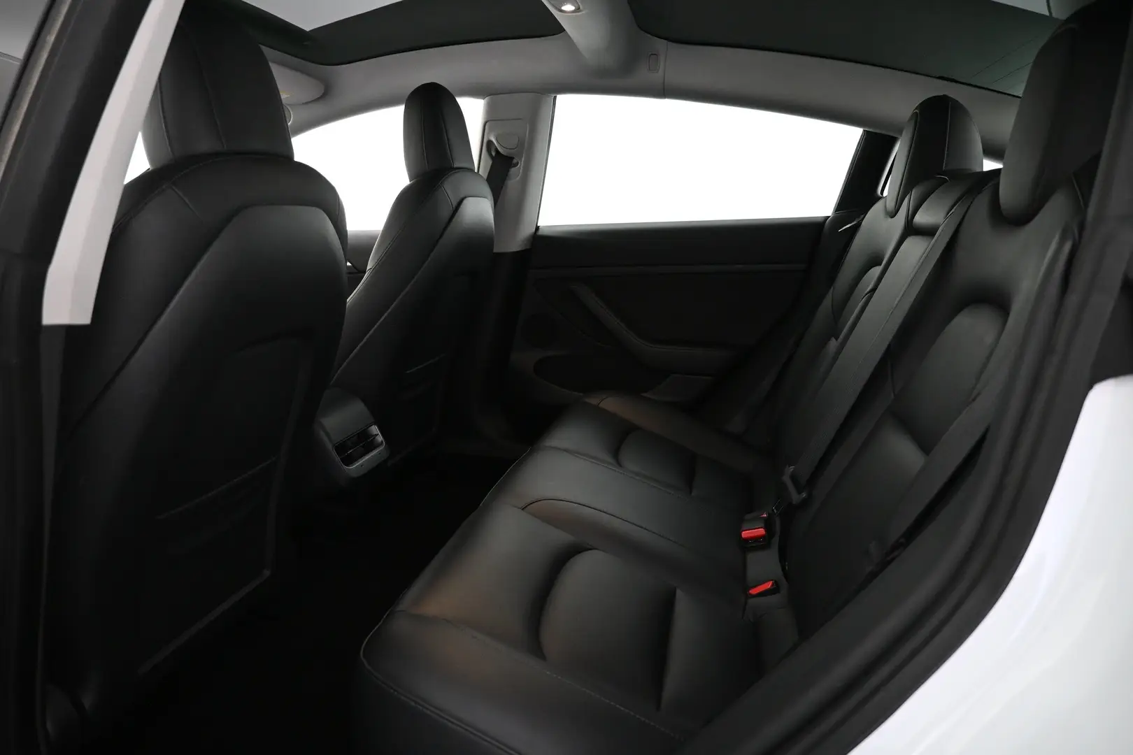 Car Image - 2e3Ry1XHOtoYVYozzNg5r