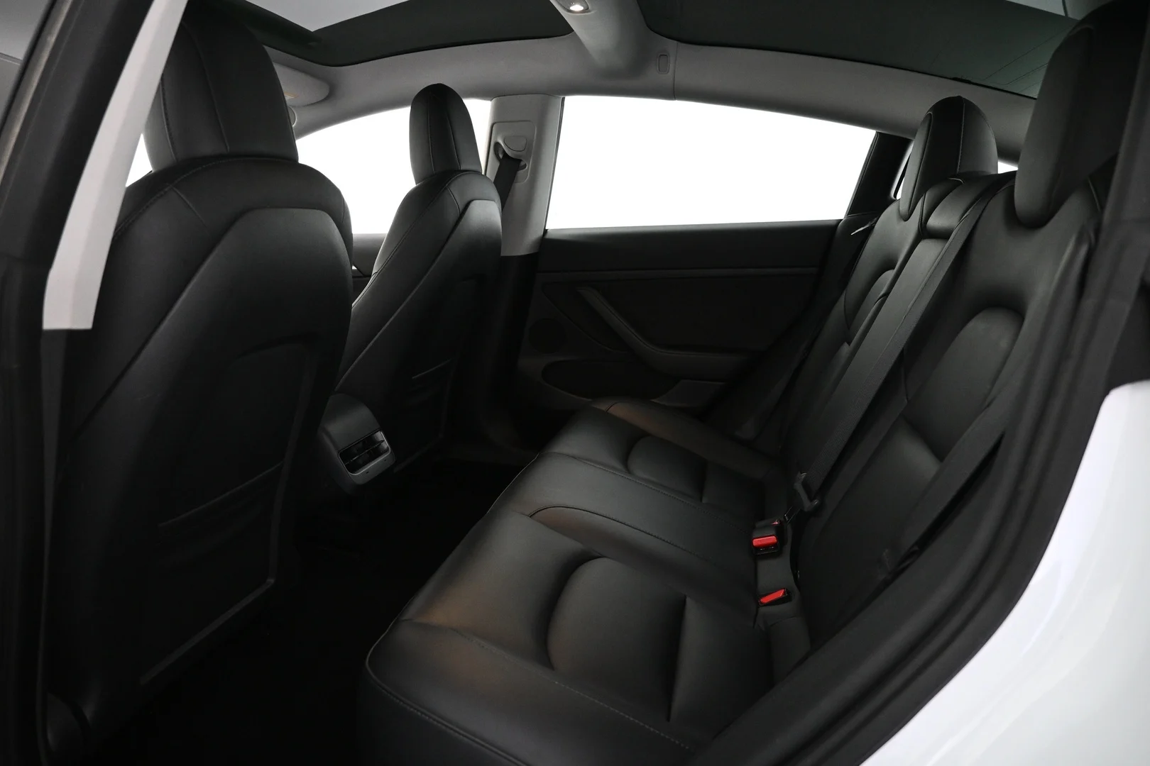 Car Image - 2e3Ry1XHOtoYVYozzNg5r