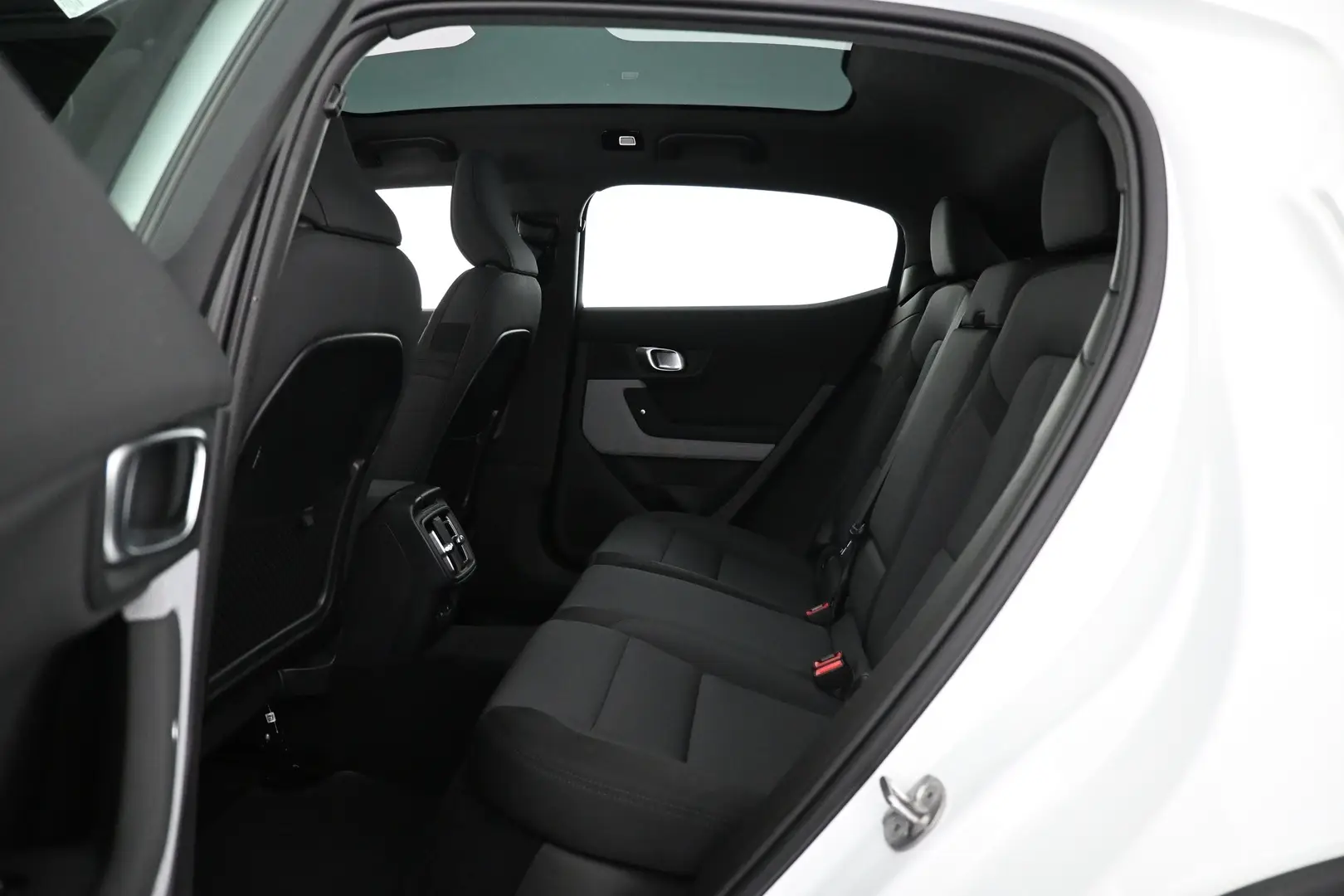 Car Image - VsGpJYWmYrrdjjQEwW49H