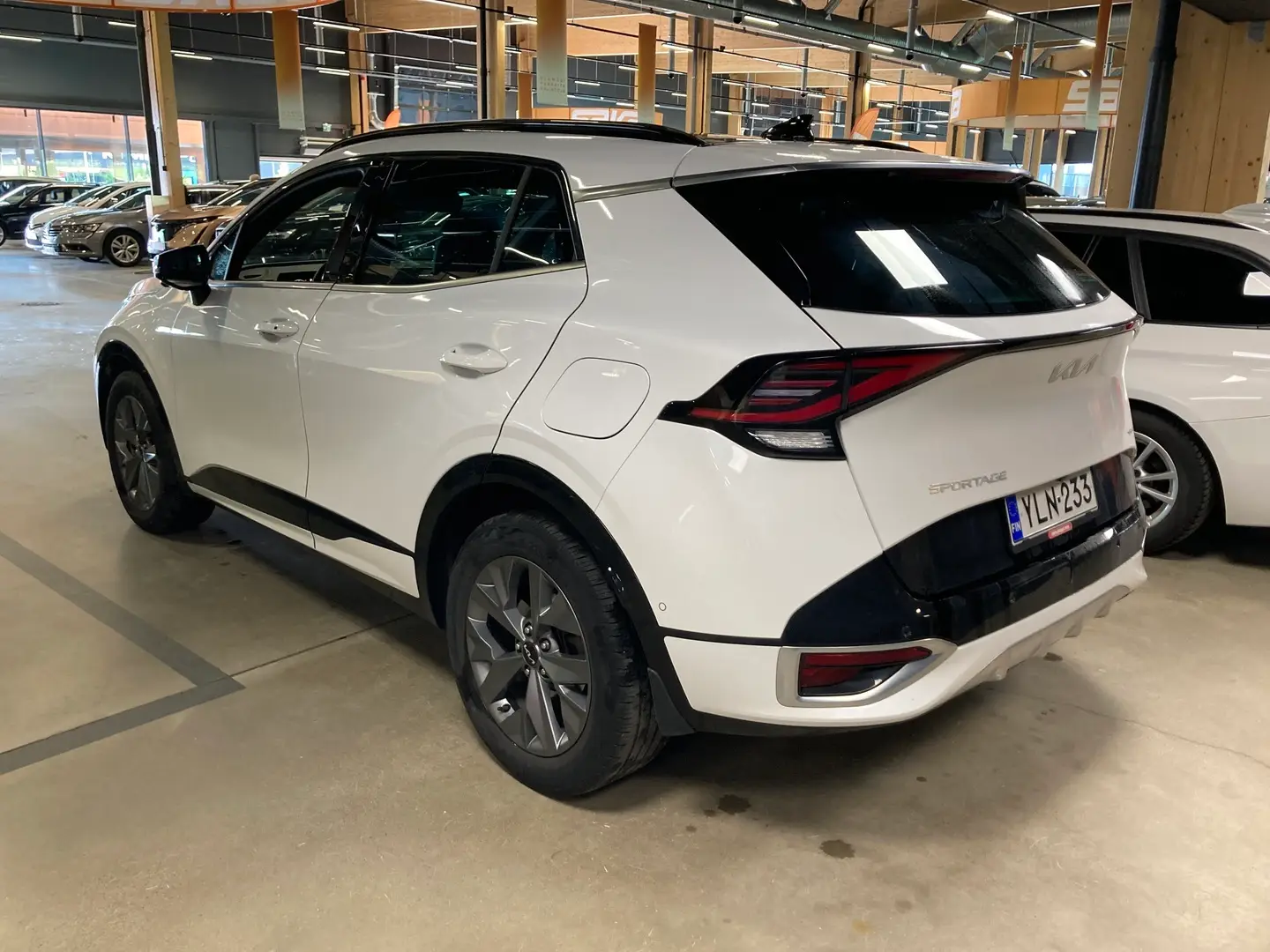Car Image - 6P6JRHdS2MYx1D0VZuDf2S