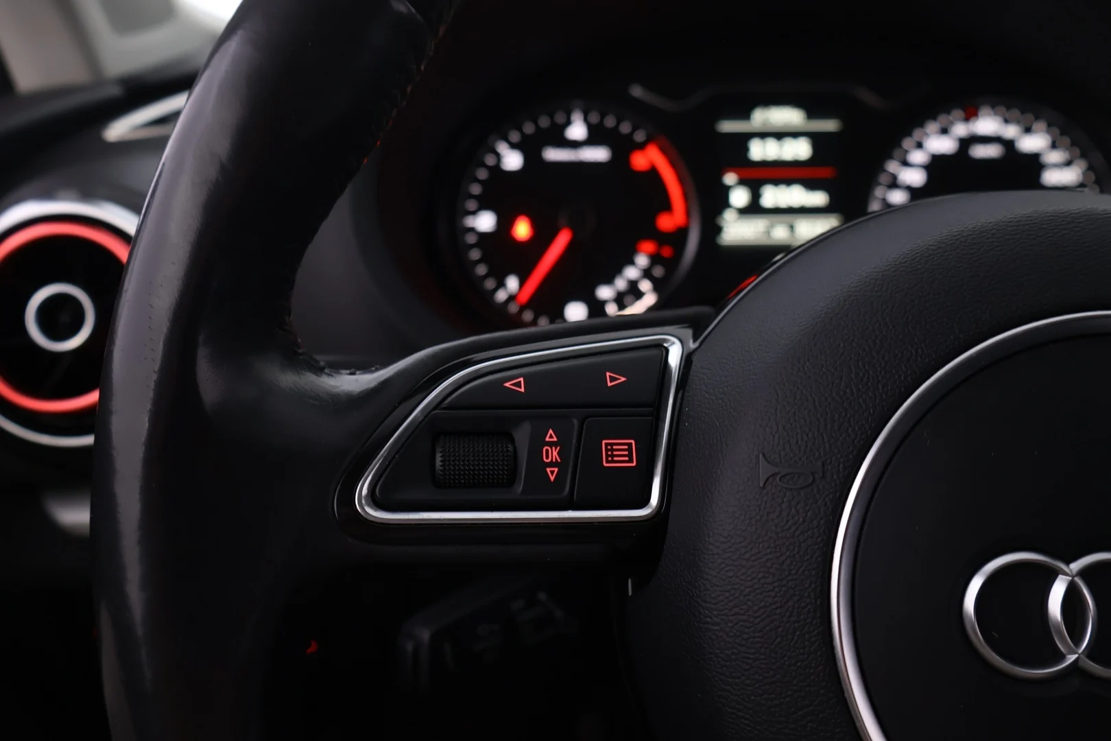 Car Image - 5uoSI7z42O0z8BQNve29NC