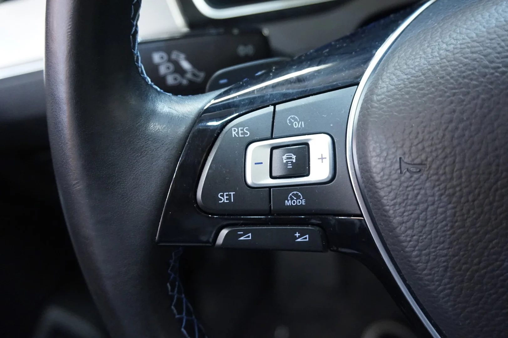 Car Image - h4SpNEH35L6WTqGa37fQg