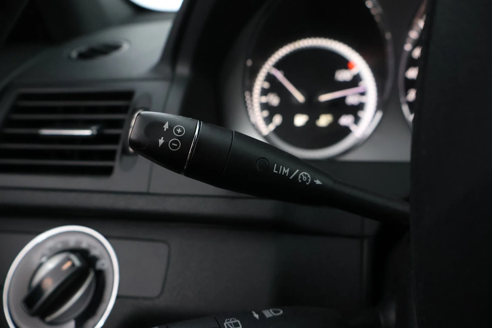 Car Image - 2rnTQnQ5uqwH0UiTaXmgAN