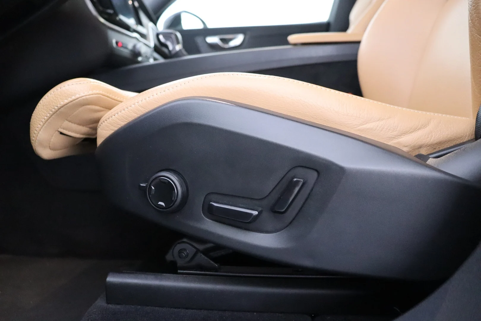 Car Image - 6dsHGKfKN6hSzqmTdDJxbX