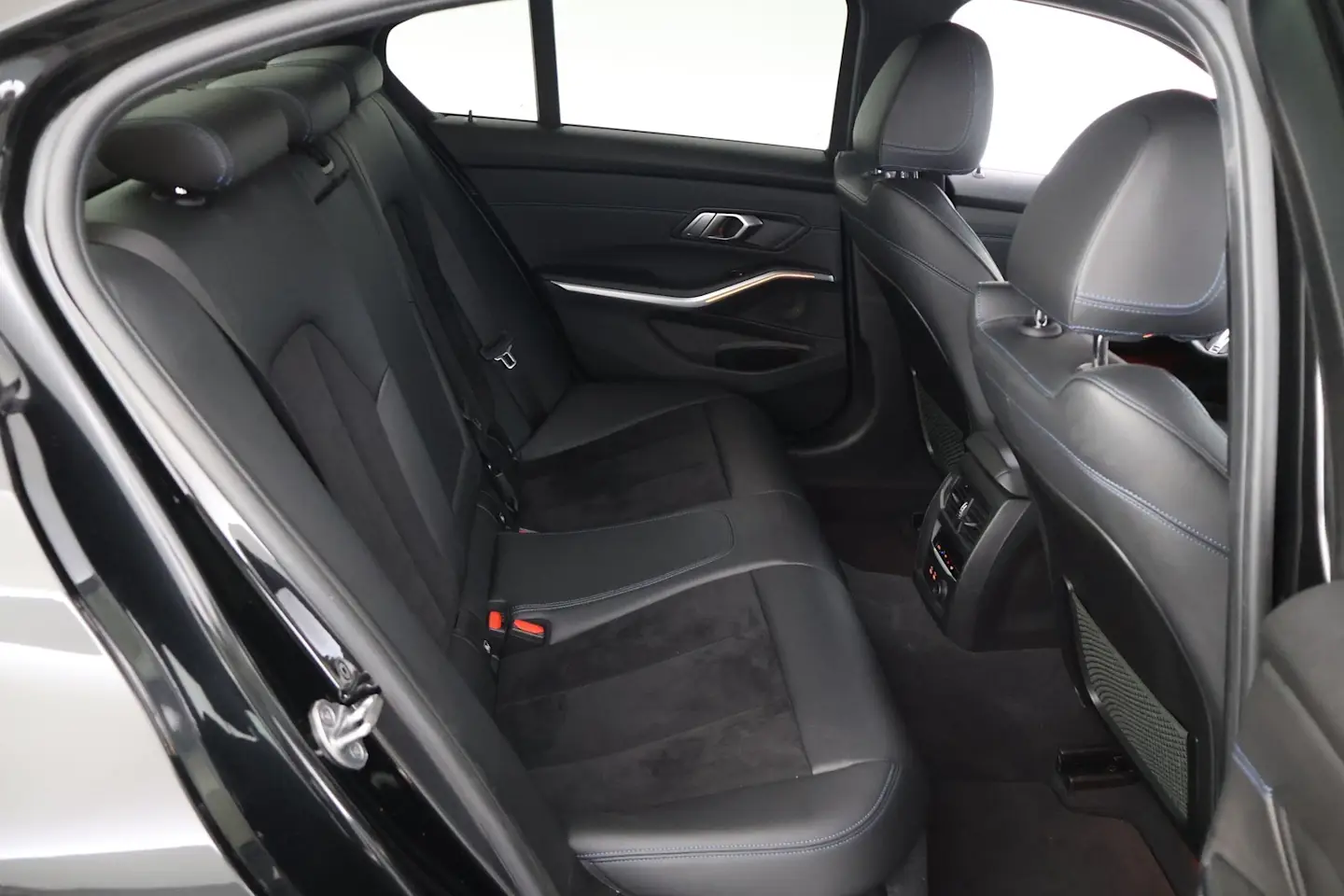 Car Image - 6XAsuCK9Y4ovBjT3lox6yA