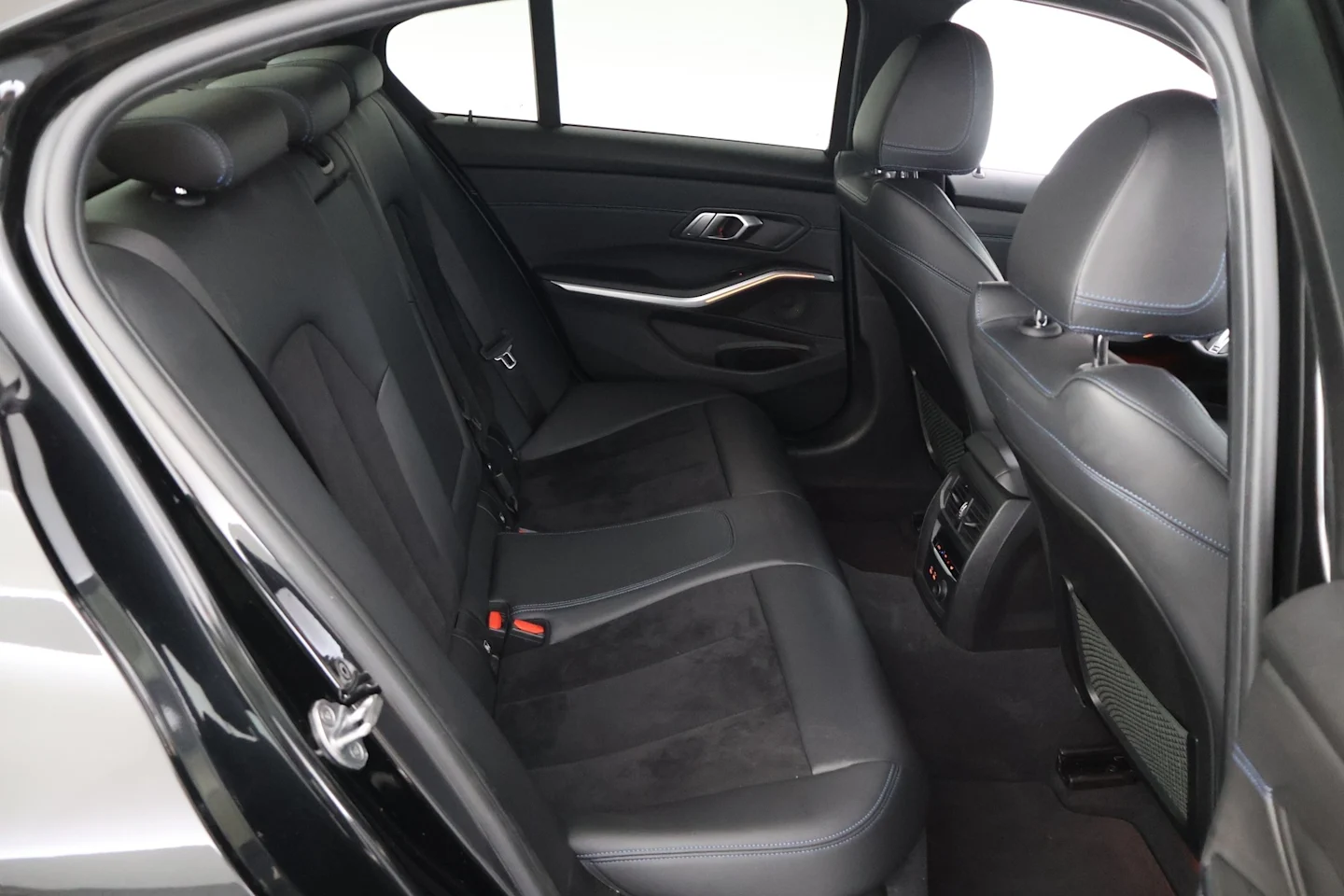 Car Image - 6XAsuCK9Y4ovBjT3lox6yA