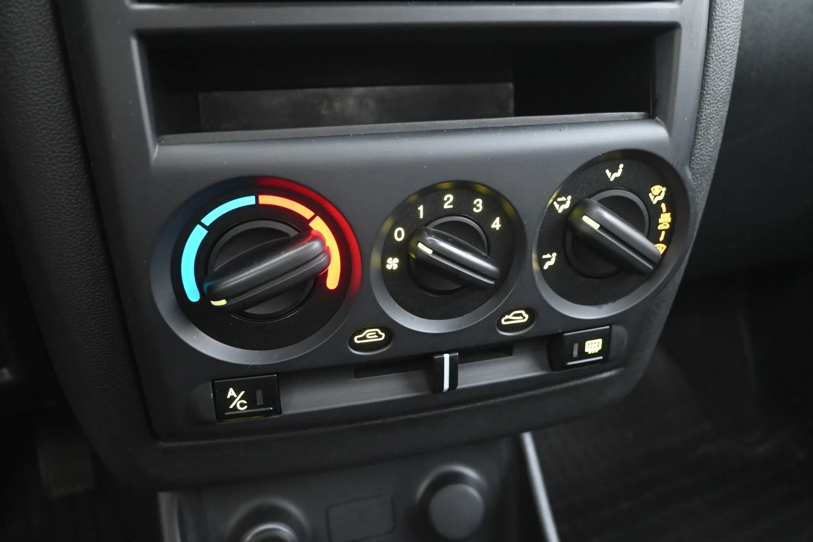 Car Image - 6A6jQb88pda7pcmBNBu1i8