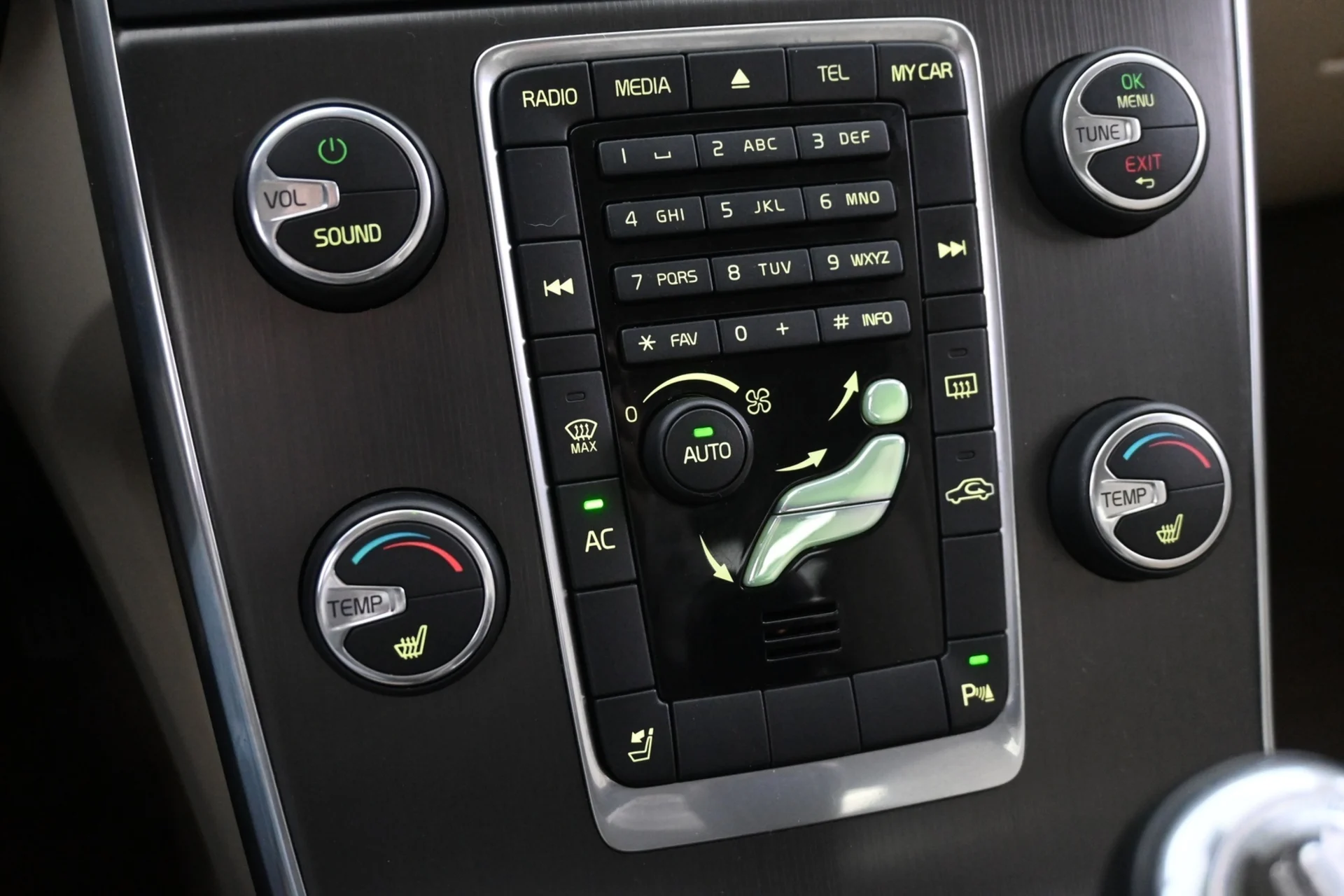 Car Image - 4P1YR2oUCeiIVDSBqENNZG