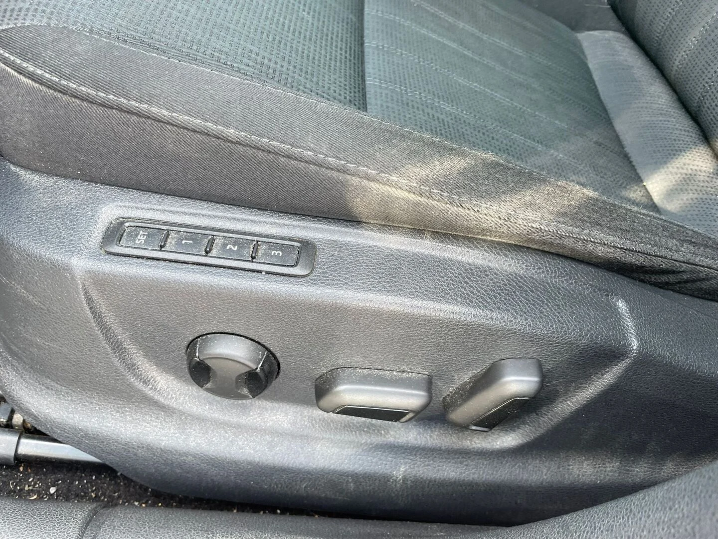 Car Image - 1dbJ4K1q3I7VR2e4FmwLRi