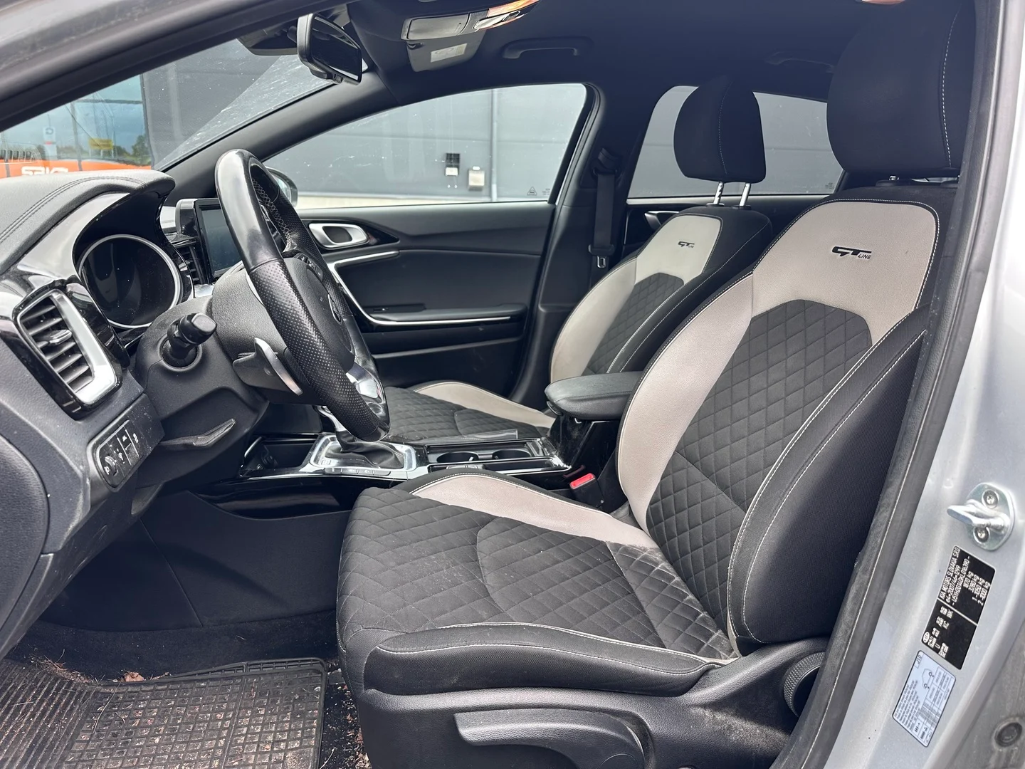 Car Image - bz9qU3IbCivvjN5XZdZHR