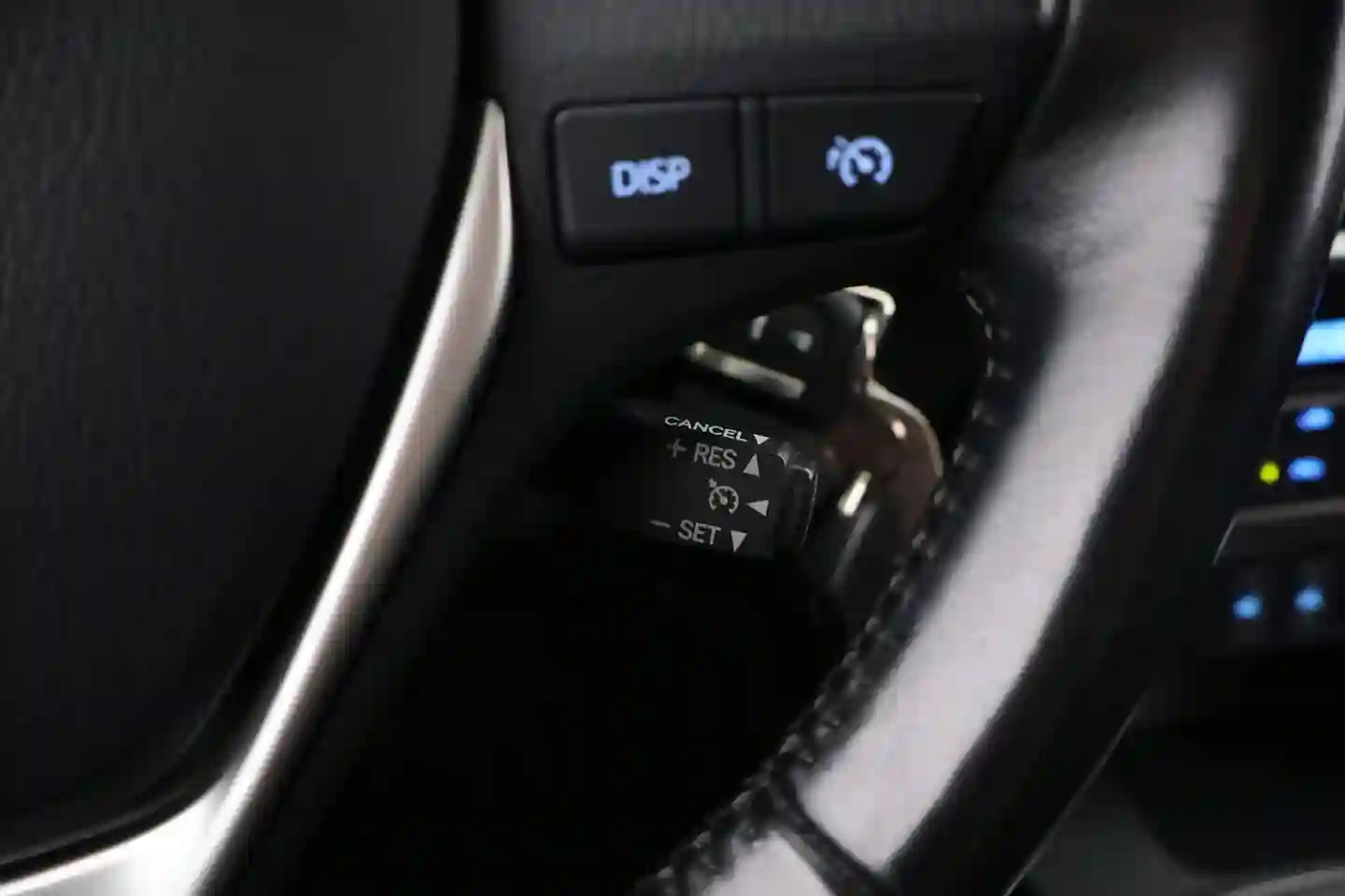 Car Image - 2pzL3Fp15PlvBHNJrLXWDV