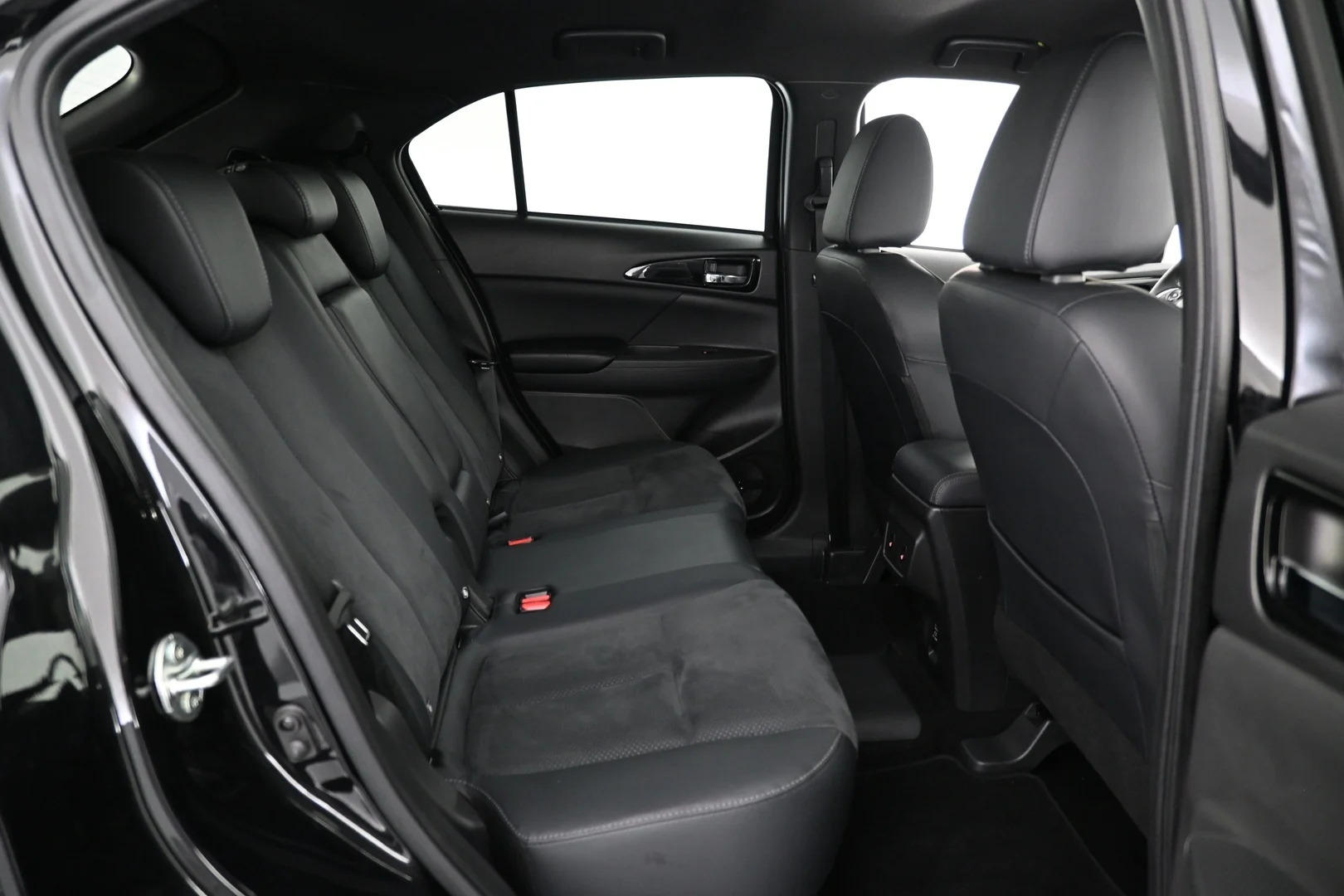 Car Image - 1Y8lzCSOTFYQW26I0Qdvr0