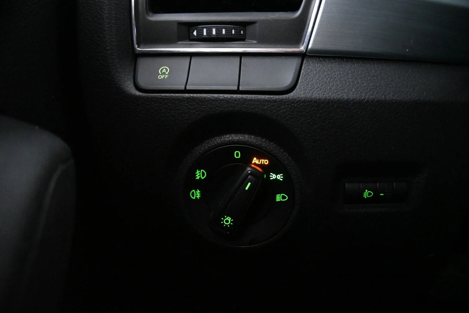 Car Image - 5fDd9lJw5Yigeqjz02guNP